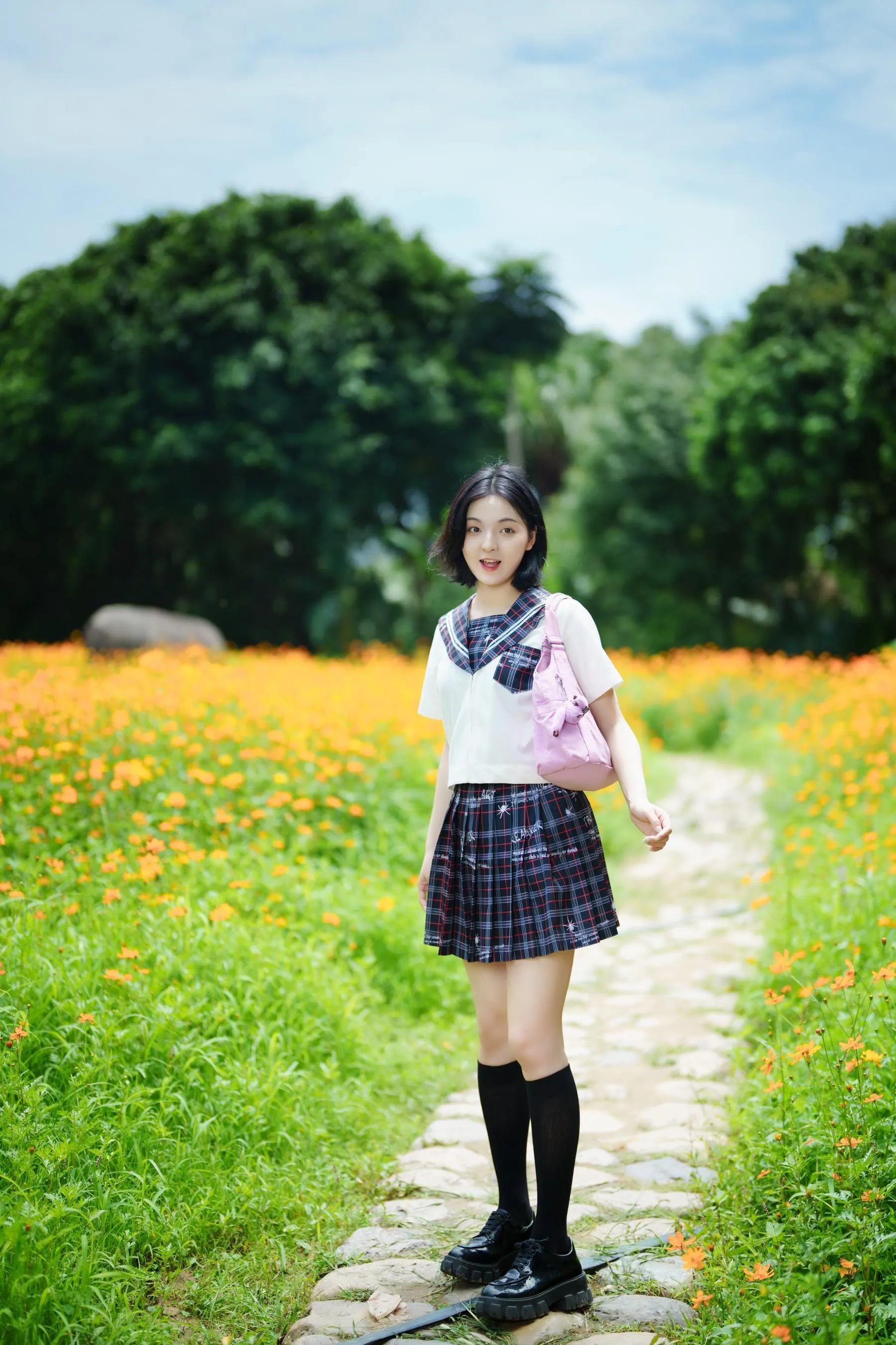 [YITUYU艺图语]2021.11.12 花田里的JK少女 dudu [51P]插图2